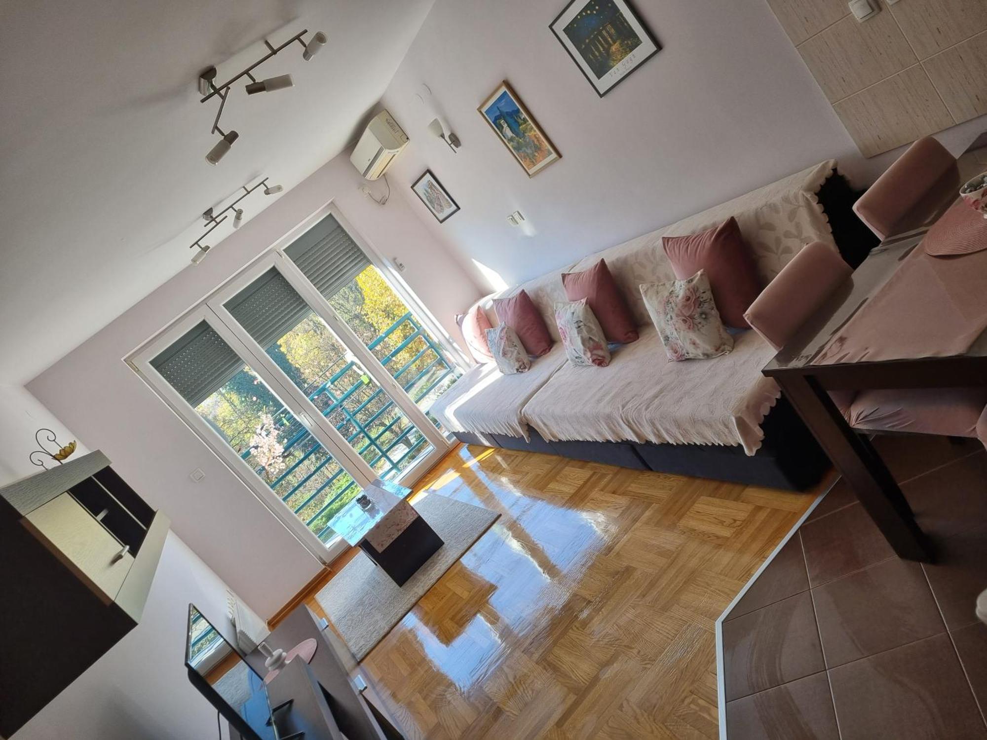Studio Apartman Zvezdana Noc Vrnjacka Banja Ngoại thất bức ảnh